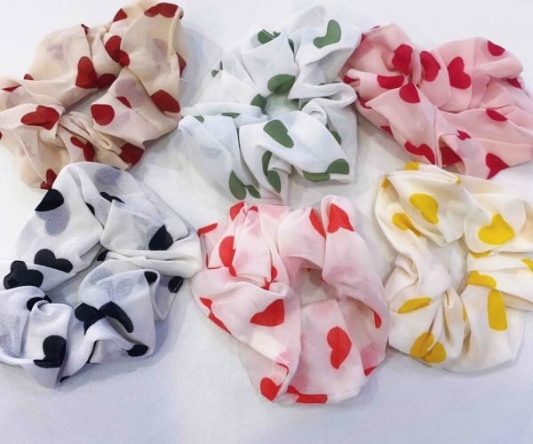 Scrunchies λαστιχάκια μαλλιών με καρδιές
