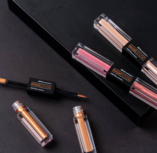 2 IN 1 Eyeshadow (Matte & Metal) Magic Studio