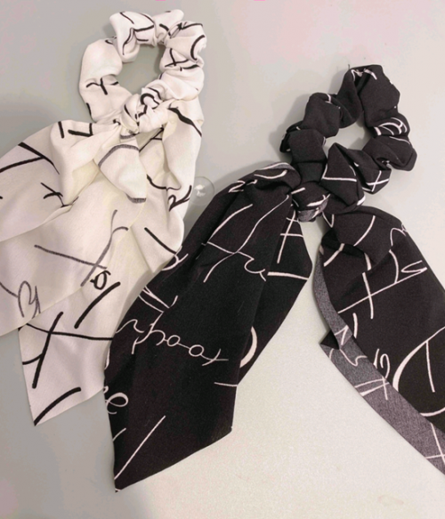 Scrunchies λαστιχάκι με μαντήλι