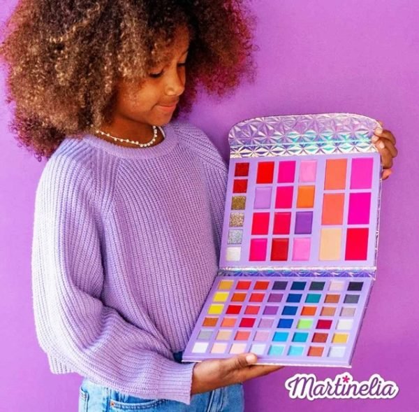 Super Girl Big Beauty Book Martinelia