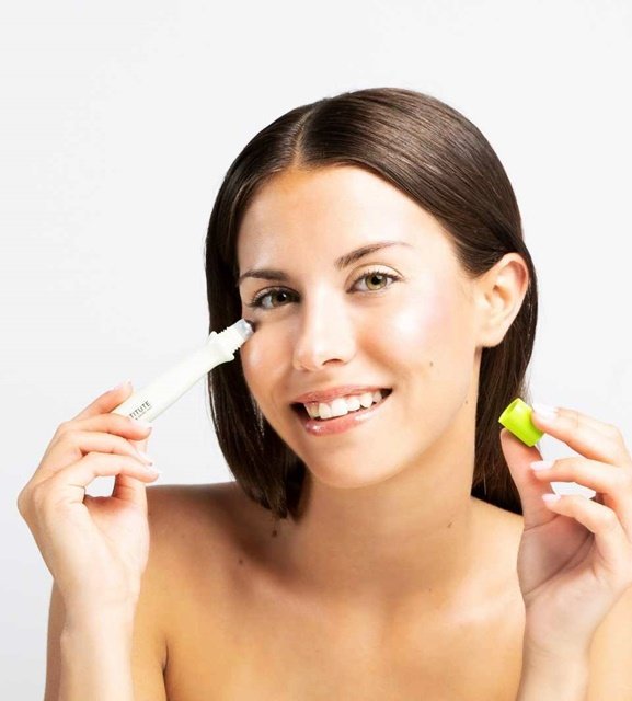 IDC Roll On Cooling Eye Serum - Image 2