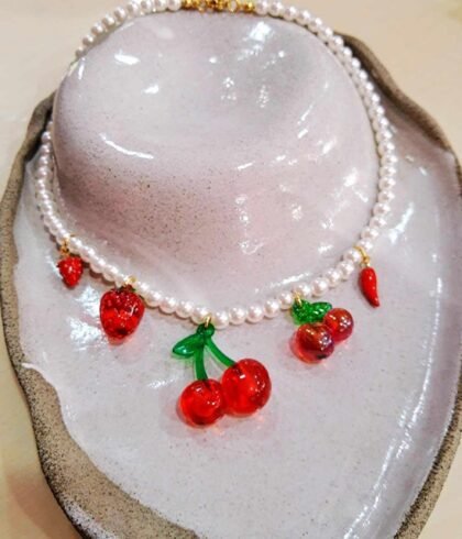 Κολιέ Με Πέρλες Κεράσια Και Charms