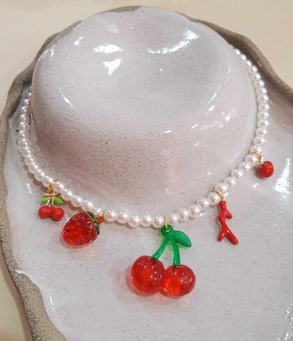 Κολιέ Με Πέρλες Κεράσια Και Charms