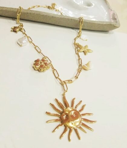 Κολιέ Με Ηλιο Και Charms